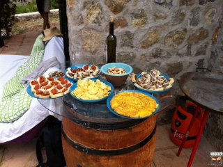 Vorbereitungen zum Paella-Kochen